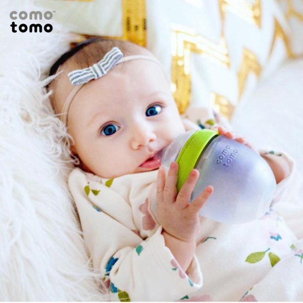 Bộ hai bình sữa silicone Comotomo 150ml - Xanh - Ảnh 6